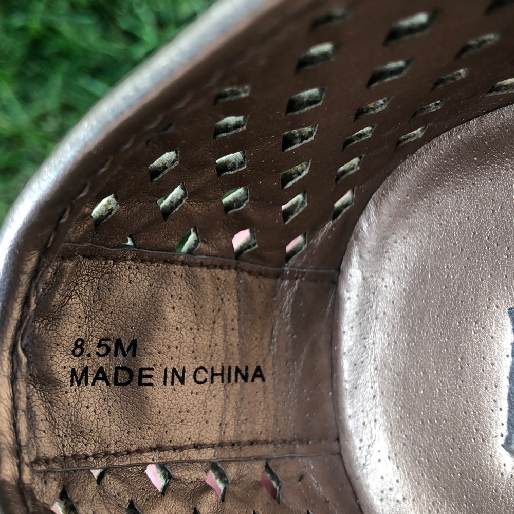 Steve Madden rose gold slip on shoes - Picture 6 of 7